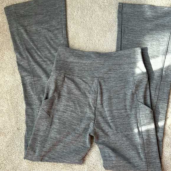 Lou & Grey Flare Leggings - Picture 5 of 8